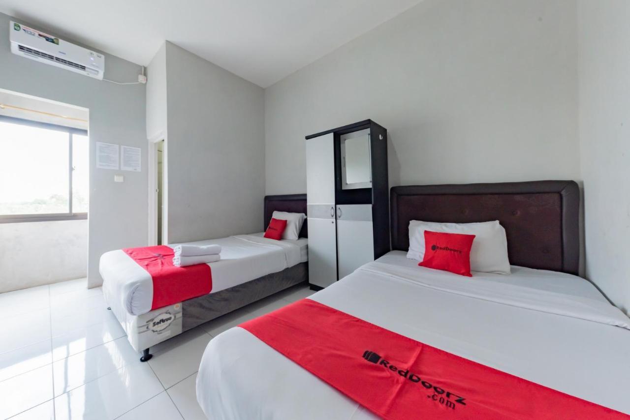 RedDoorz Syariah near RS Hermina Sukabumi Bagian luar foto