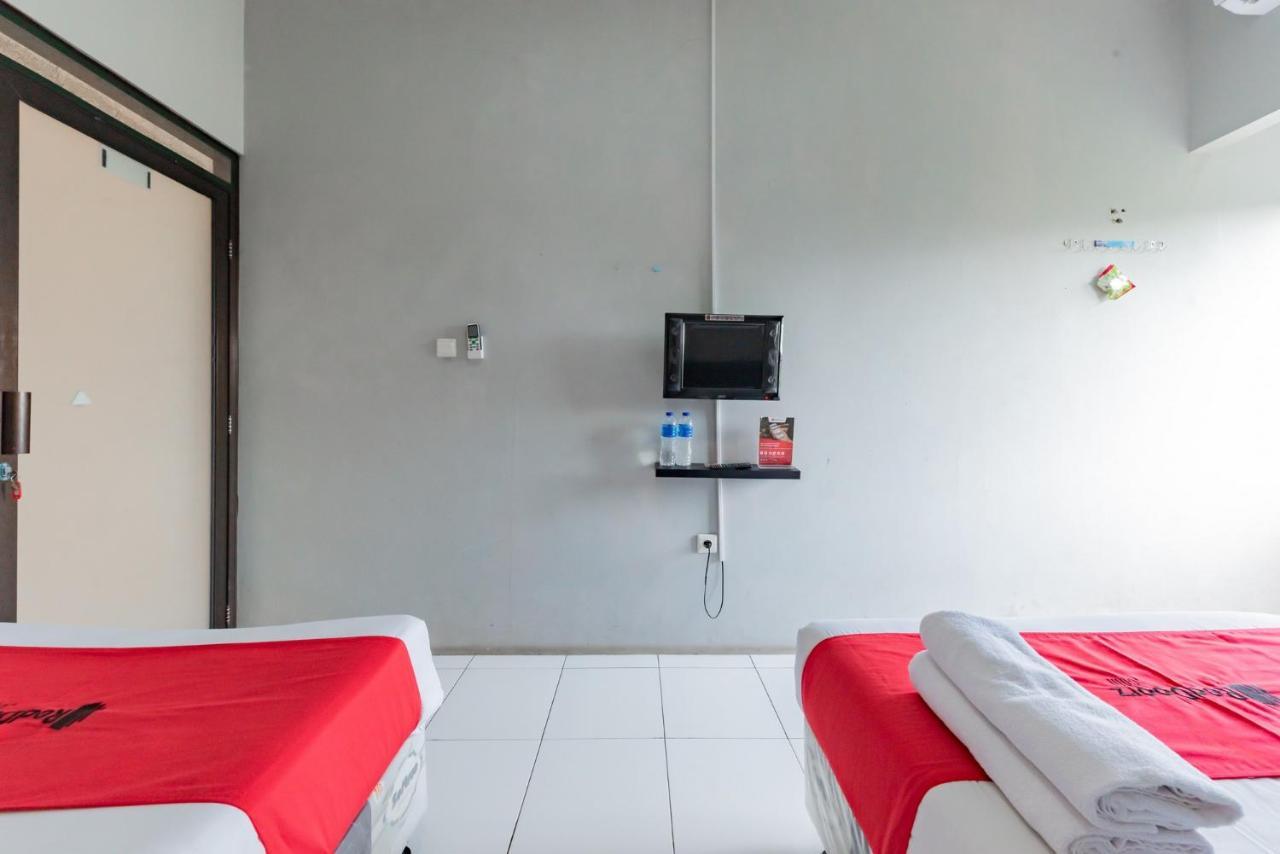RedDoorz Syariah near RS Hermina Sukabumi Bagian luar foto