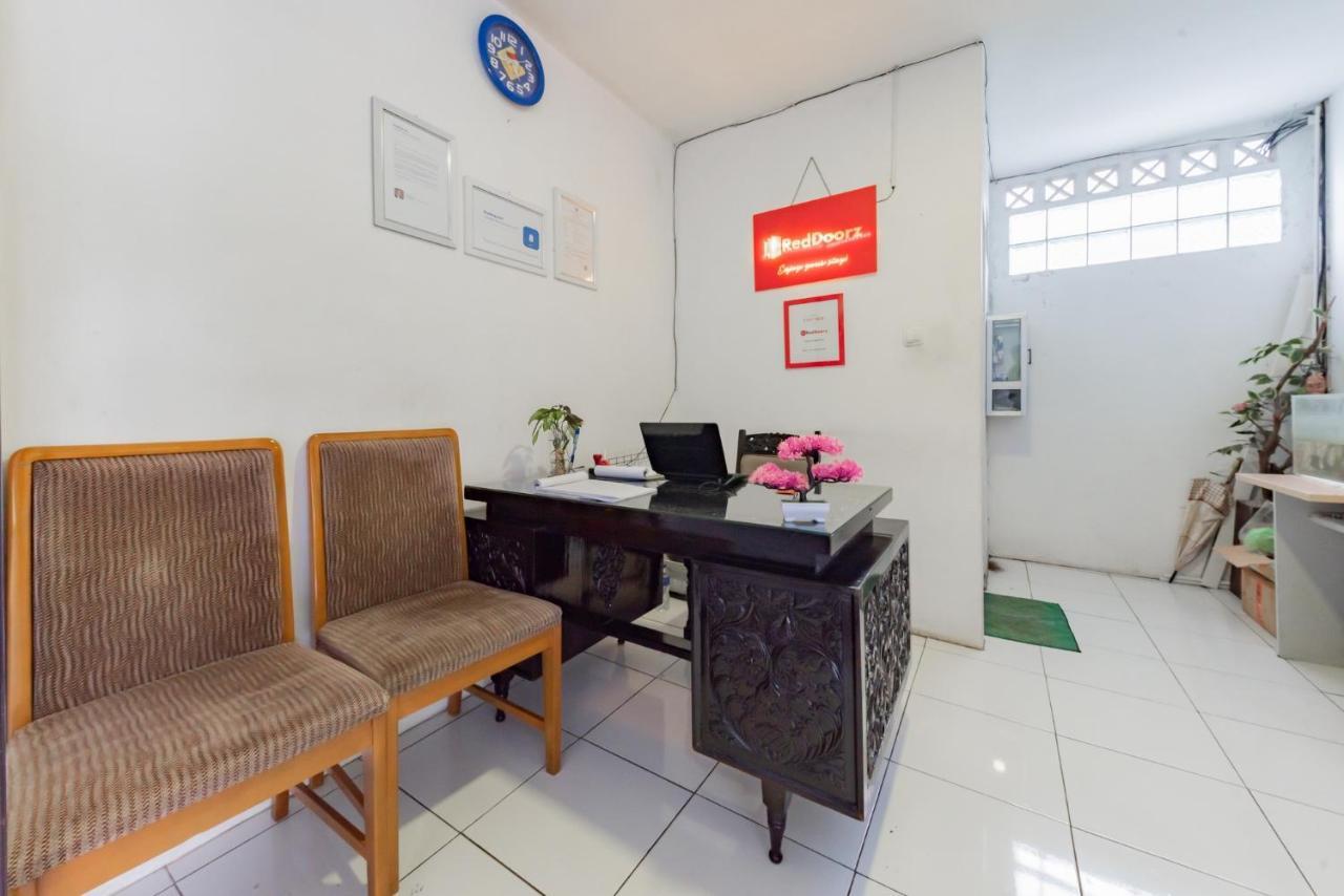RedDoorz Syariah near RS Hermina Sukabumi Bagian luar foto